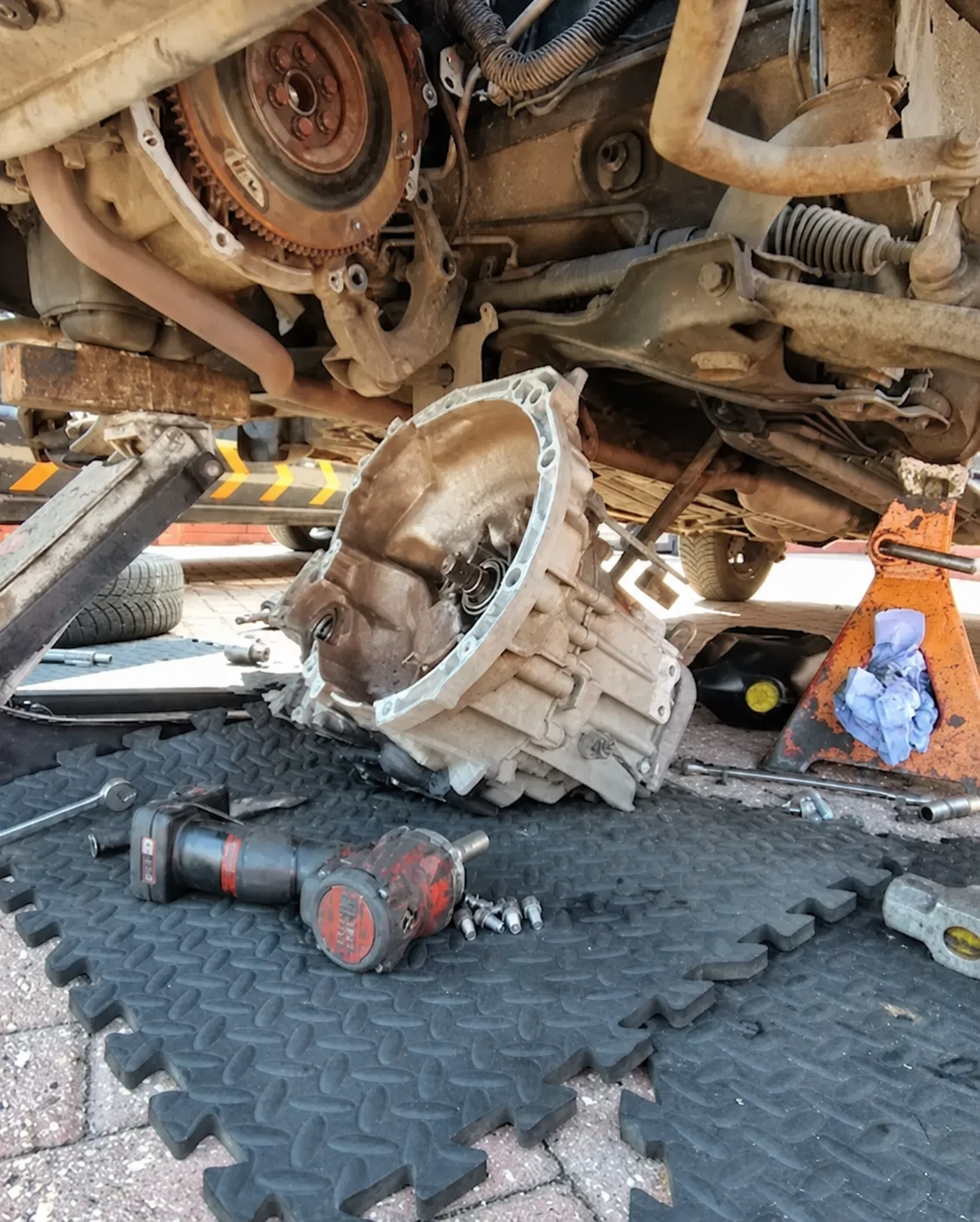 Gearbox removed during a mobile clutch replacement in Leicester